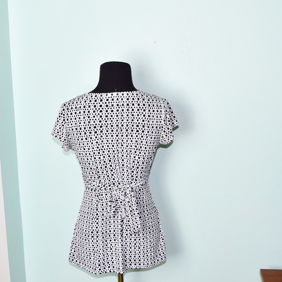 Beautiful Spotted Silky Blouse - Picture 2 of 2